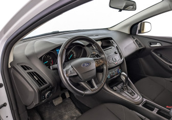 Подержанный автомобиль Ford Focus Hatchback 2018 года (15 фото)