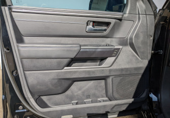 Подержанный автомобиль Toyota Sequoia 2023 года (4 фото)