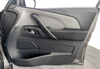 Подержанный автомобиль Citroen C4 Picasso 2016 года (24 фото)