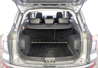 Подержанный автомобиль Москвич 3 2023 года (10 фото)