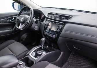 Подержанный автомобиль Nissan X-Trail 2020 года (10 фото)