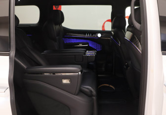 Подержанный автомобиль Zeekr 009 2023 года (22 фото)