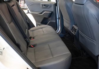 Новый Toyota RAV4 2025 (14 фото)