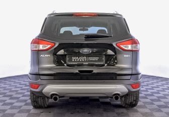 Подержанный автомобиль Ford Kuga 2016 года (6 фото)