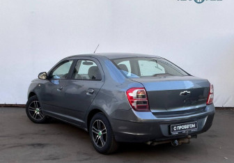 Подержанный автомобиль Chevrolet Cobalt Sedan 2013 года (6 фото)