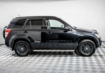 Подержанный автомобиль Suzuki Grand Vitara 2008 года (4 фото)