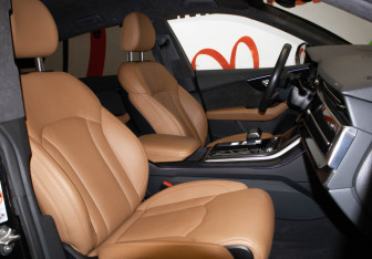Подержанный автомобиль Audi Q8 2019 года (34 фото)