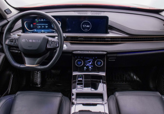 Подержанный автомобиль Exeed LX 2022 года (13 фото)