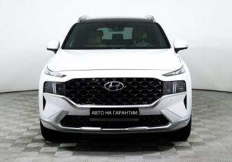 Подержанный автомобиль Hyundai Santa Fe 2021 года (2 фото)