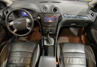 Подержанный автомобиль Ford Mondeo Sedan 2011 года (11 фото)