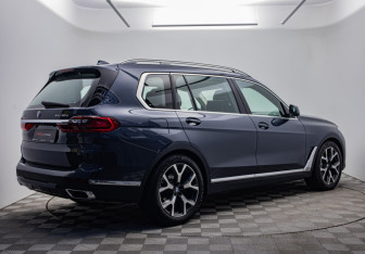 Подержанный автомобиль BMW X7 2020 года (4 фото)