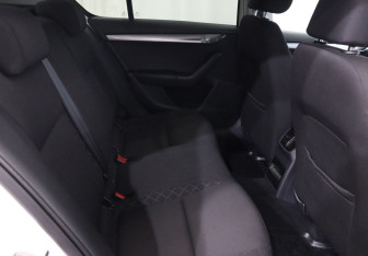 Подержанный автомобиль Skoda Octavia Liftback 2019 года (18 фото)