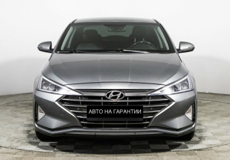 Подержанный автомобиль Hyundai Elantra Sedan 2019 года (2 фото)