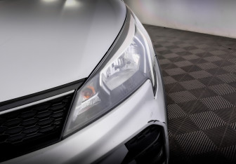Подержанный автомобиль Kia Rio Hatchback 2021 года (12 фото)