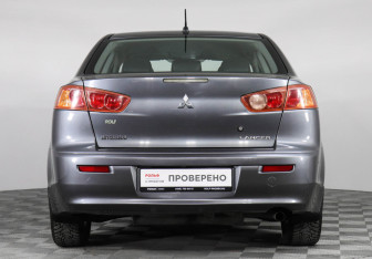 Подержанный автомобиль Mitsubishi Lancer Sedan 2008 года (6 фото)