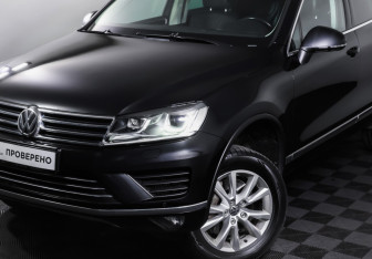 Подержанный автомобиль Volkswagen Touareg 2015 года (23 фото)