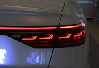 Подержанный автомобиль Audi A8 2021 года (40 фото)