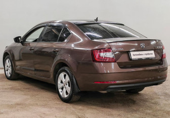 Подержанный автомобиль Skoda Octavia Liftback 2017 года (6 фото)