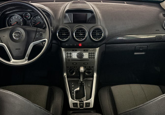 Подержанный автомобиль Opel Antara 2013 года (16 фото)