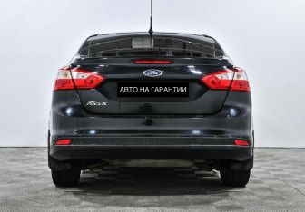 Подержанный автомобиль Ford Focus Sedan 2014 года (4 фото)