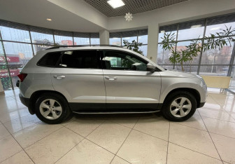 Подержанный автомобиль Skoda Karoq 2021 года (4 фото)