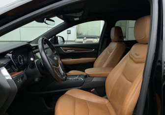 Подержанный автомобиль Cadillac XT5 2021 года (25 фото)