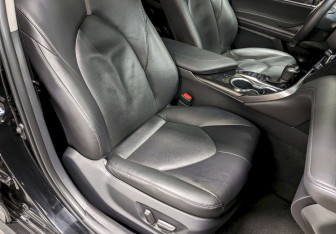 Подержанный автомобиль Toyota Camry Sedan 2021 года (21 фото)