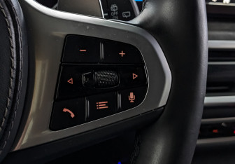 Подержанный автомобиль BMW X7 2024 года (29 фото)