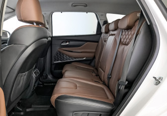 Подержанный автомобиль Hyundai Santa Fe 2021 года (18 фото)