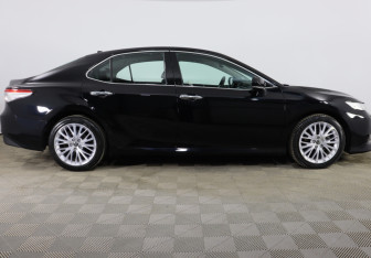 Подержанный автомобиль Toyota Camry Sedan 2018 года (4 фото)