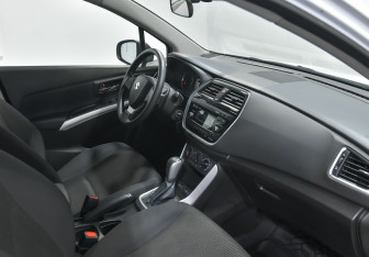 Подержанный автомобиль Suzuki SX4 Hatchback 2021 года (5 фото)