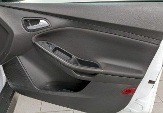 Подержанный автомобиль Ford Focus Hatchback 2019 года (18 фото)