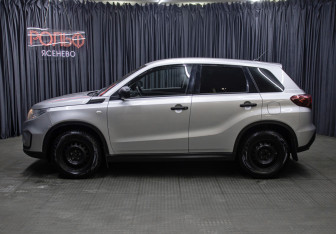 Подержанный автомобиль Suzuki Vitara 2020 года (8 фото)