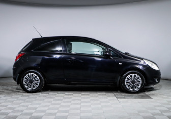 Подержанный автомобиль Opel Corsa 2010 года (4 фото)