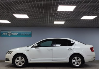 Подержанный автомобиль Skoda Octavia Liftback 2018 года (8 фото)