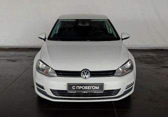 Подержанный автомобиль Volkswagen Golf Hatchback 2014 года (2 фото)