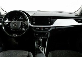 Подержанный автомобиль Skoda Rapid Liftback 2020 года (8 фото)