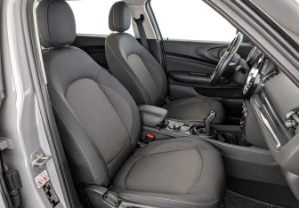 Подержанный автомобиль MINI Clubman Wagon 2021 года (24 фото)