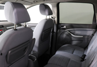 Подержанный автомобиль Ford C-MAX 2007 года (12 фото)