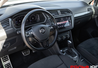Подержанный автомобиль Volkswagen Tiguan 2019 года (10 фото)