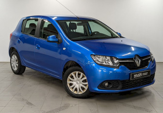 Подержанный автомобиль Renault Sandero 2015 года (3 фото)