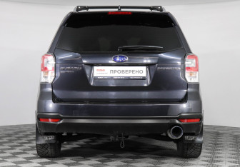 Подержанный автомобиль Subaru Forester Suv 2018 года (6 фото)