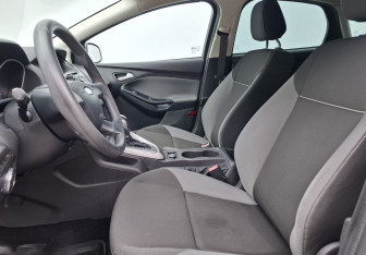 Подержанный автомобиль Ford Focus Hatchback 2011 года (10 фото)