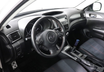 Подержанный автомобиль Subaru Impreza WRX Sedan 2011 года (9 фото)