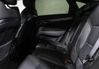 Подержанный автомобиль Geely Tugella 2022 года (10 фото)