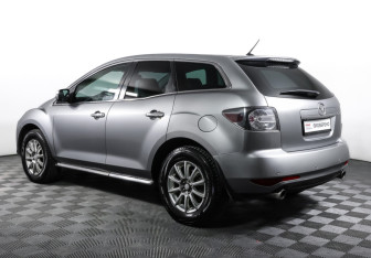 Подержанный автомобиль Mazda CX-7 2010 года (7 фото)