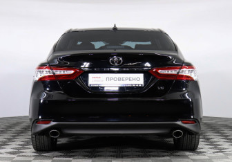 Подержанный автомобиль Toyota Camry Sedan 2018 года (6 фото)