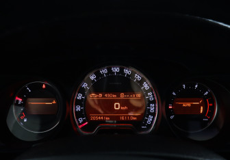 Подержанный автомобиль Citroen C5 Sedan 2011 года (7 фото)