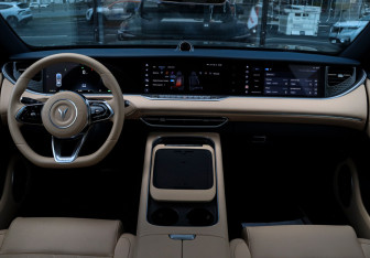 Подержанный автомобиль Voyah Free 2023 года (11 фото)