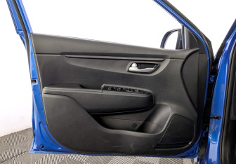 Подержанный автомобиль Kia Rio Hatchback 2020 года (19 фото)